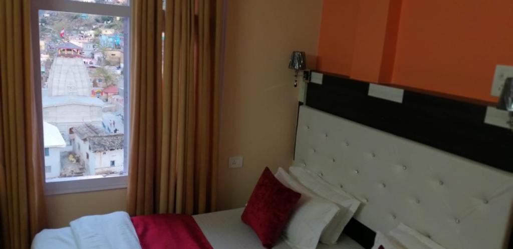 Uday Palace Joshimath Hotell Exteriör bild