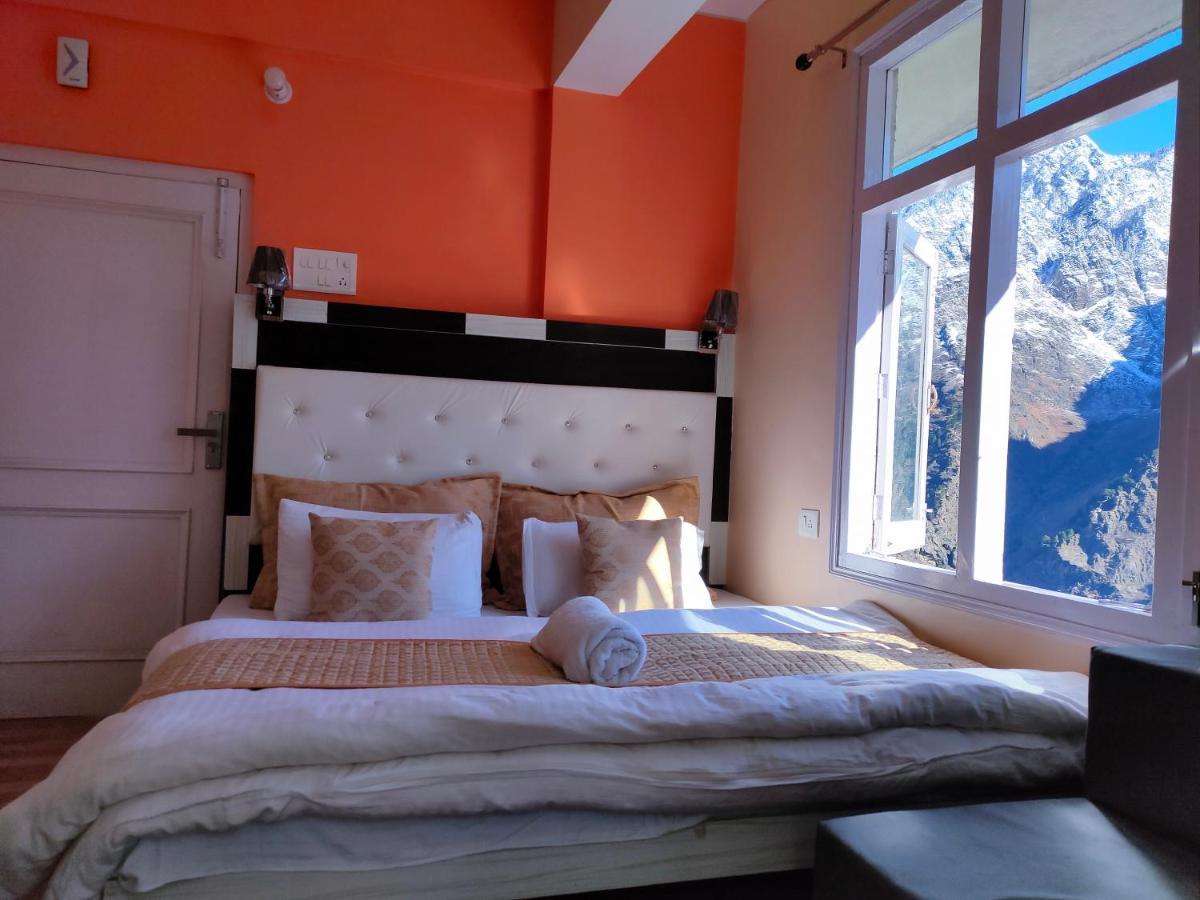 Uday Palace Joshimath Hotell Exteriör bild