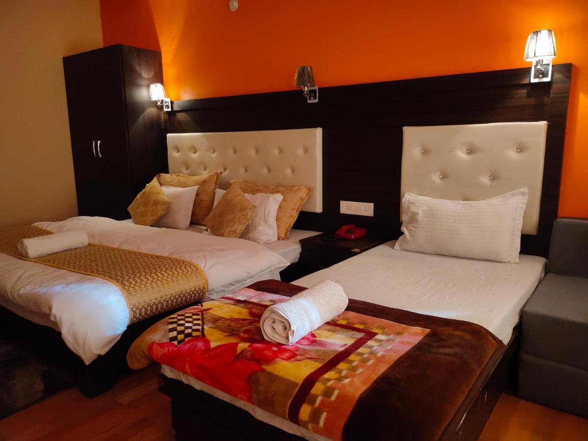Uday Palace Joshimath Hotell Exteriör bild